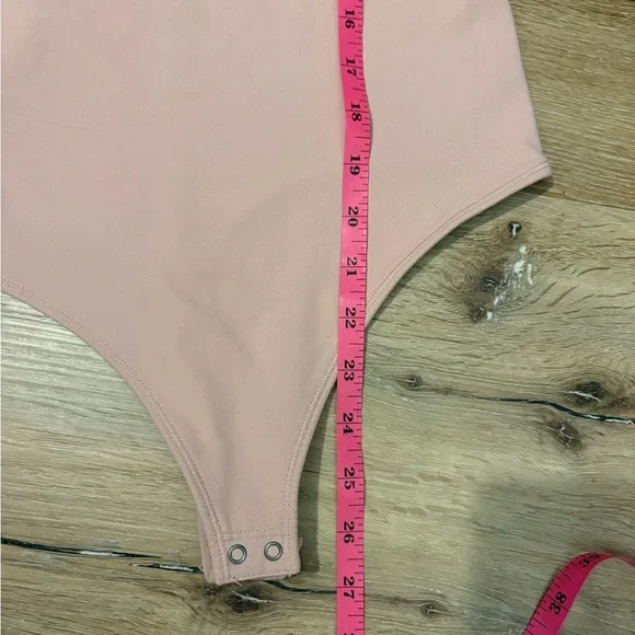 Abercrombie & Fitch Sweetheart Neckline Tank Top Thong Bodysuit in Pink Nude - Picture 9 of 9